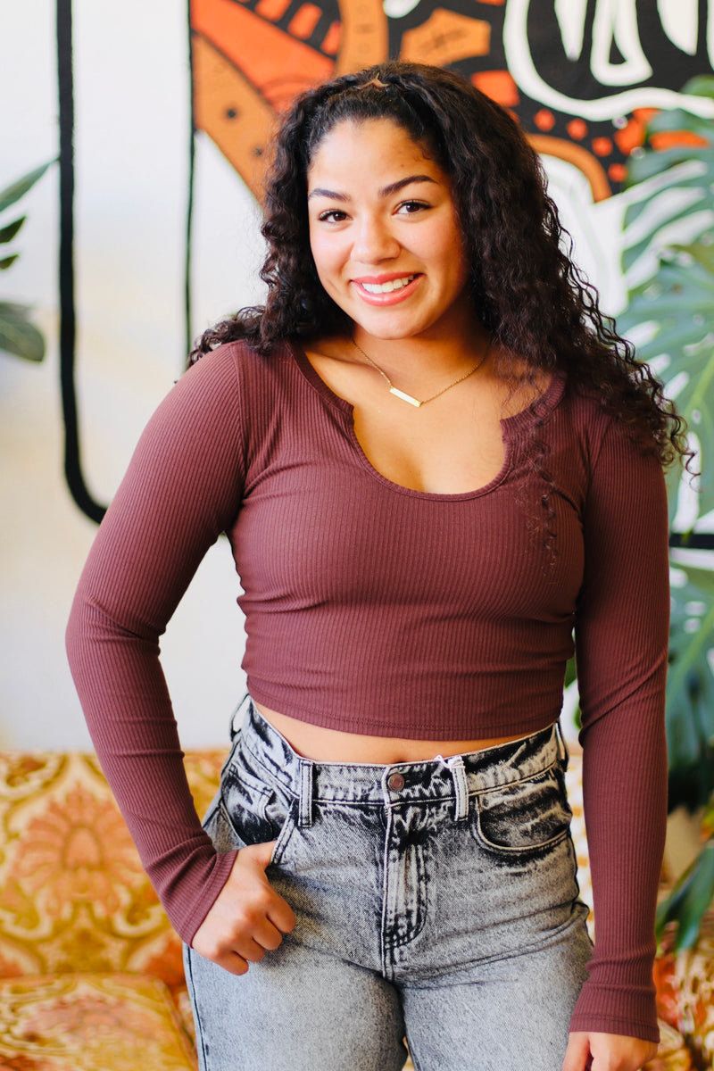 Heart Eyes Basic Crop + Chocolate