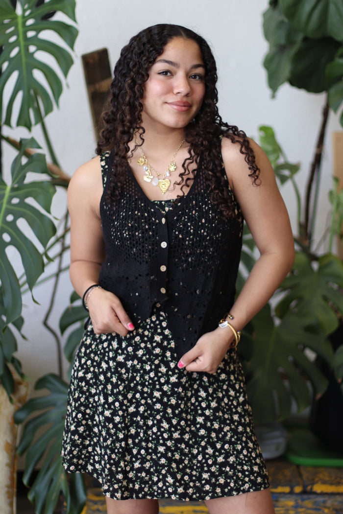 Floral Hem Detail Crochet Knit Vest Black