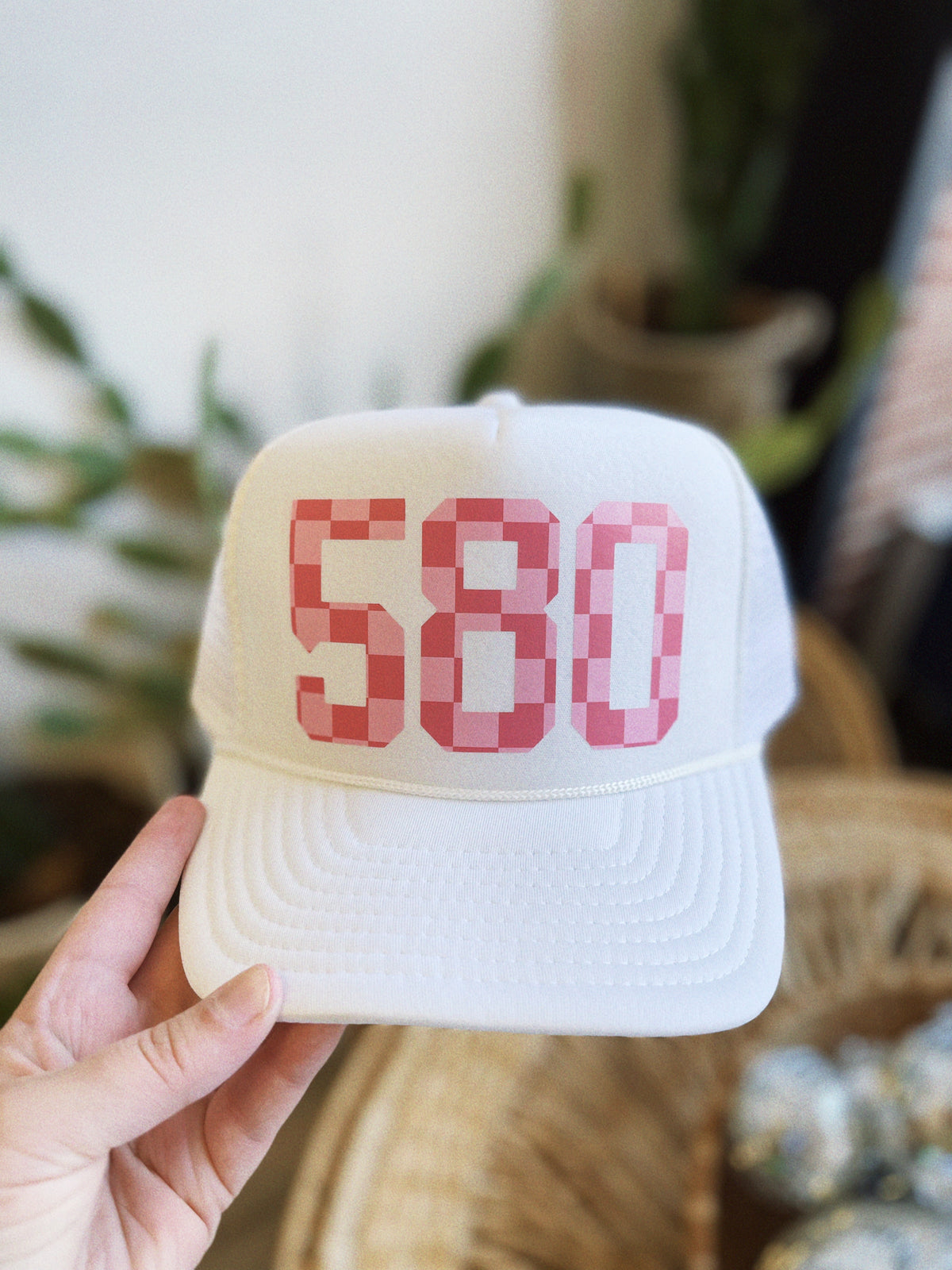 580 Trucker - White / Pink Logo