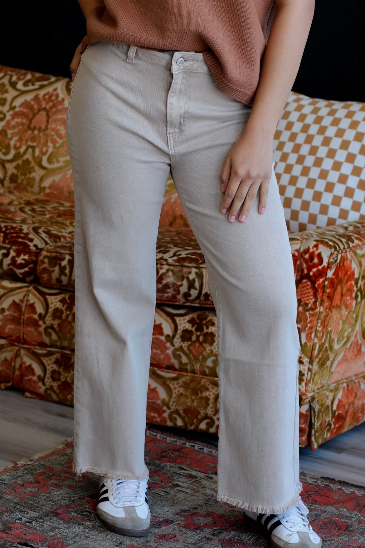 Acid Wash Frayed Hem Jeans in Mocha