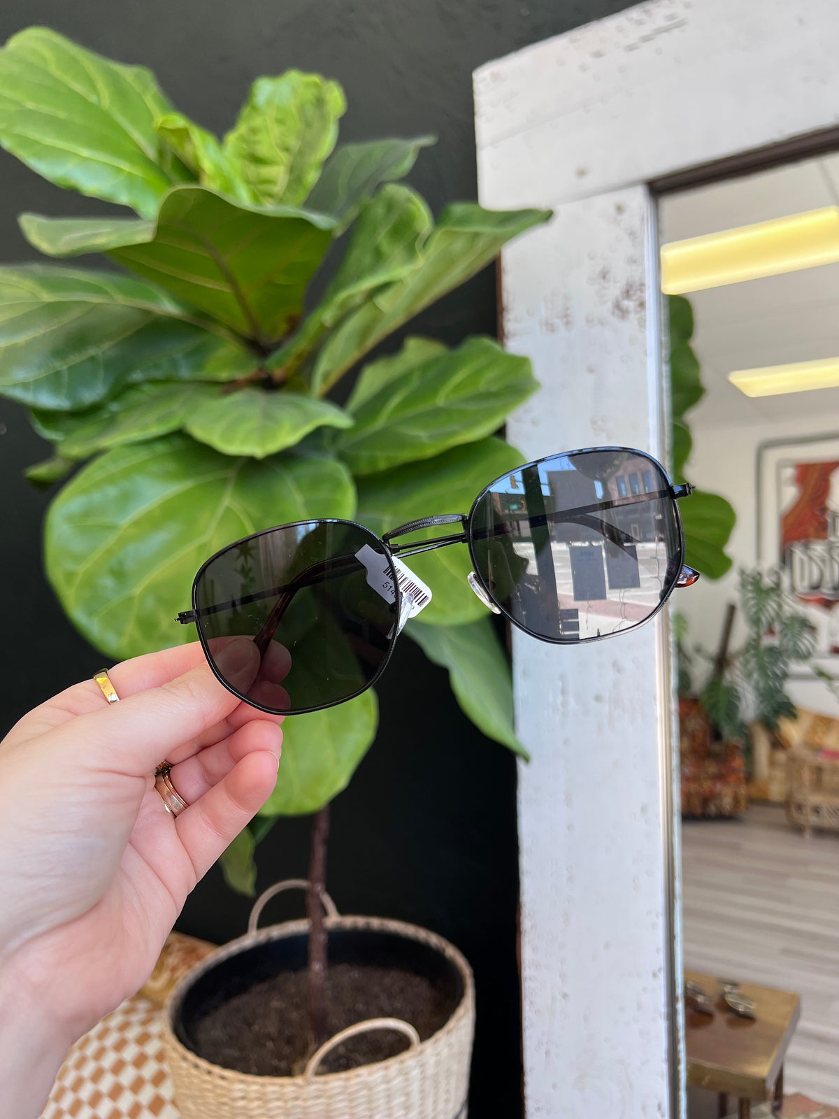 Thin Metallic Frame Fashion Sunglasses