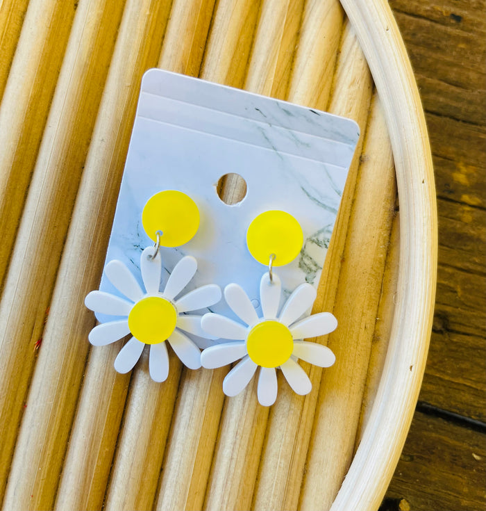 White Daisy Acrylic Earrings