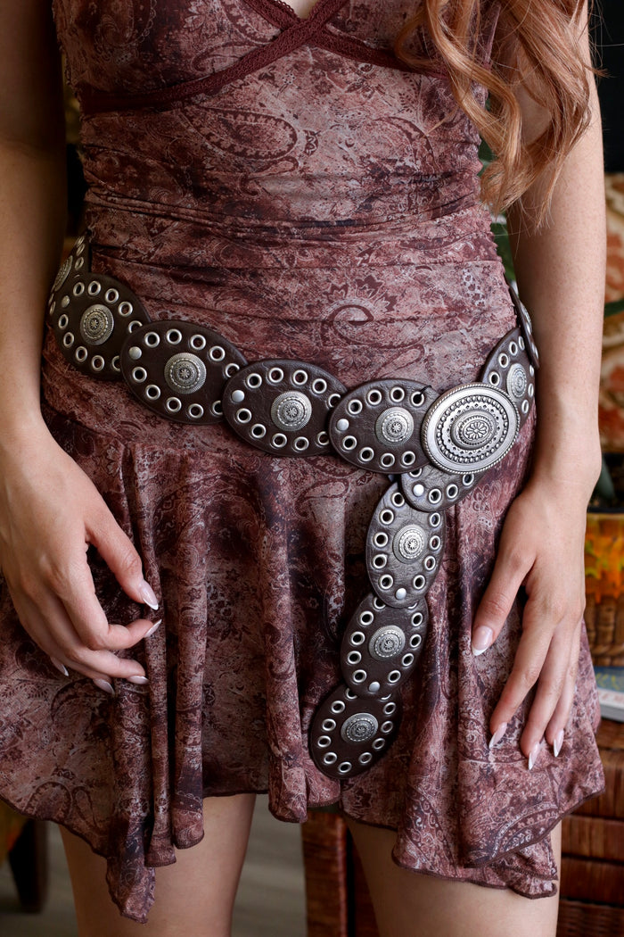 Brown 90s Style Boho Eyelet Oval Disc Belt