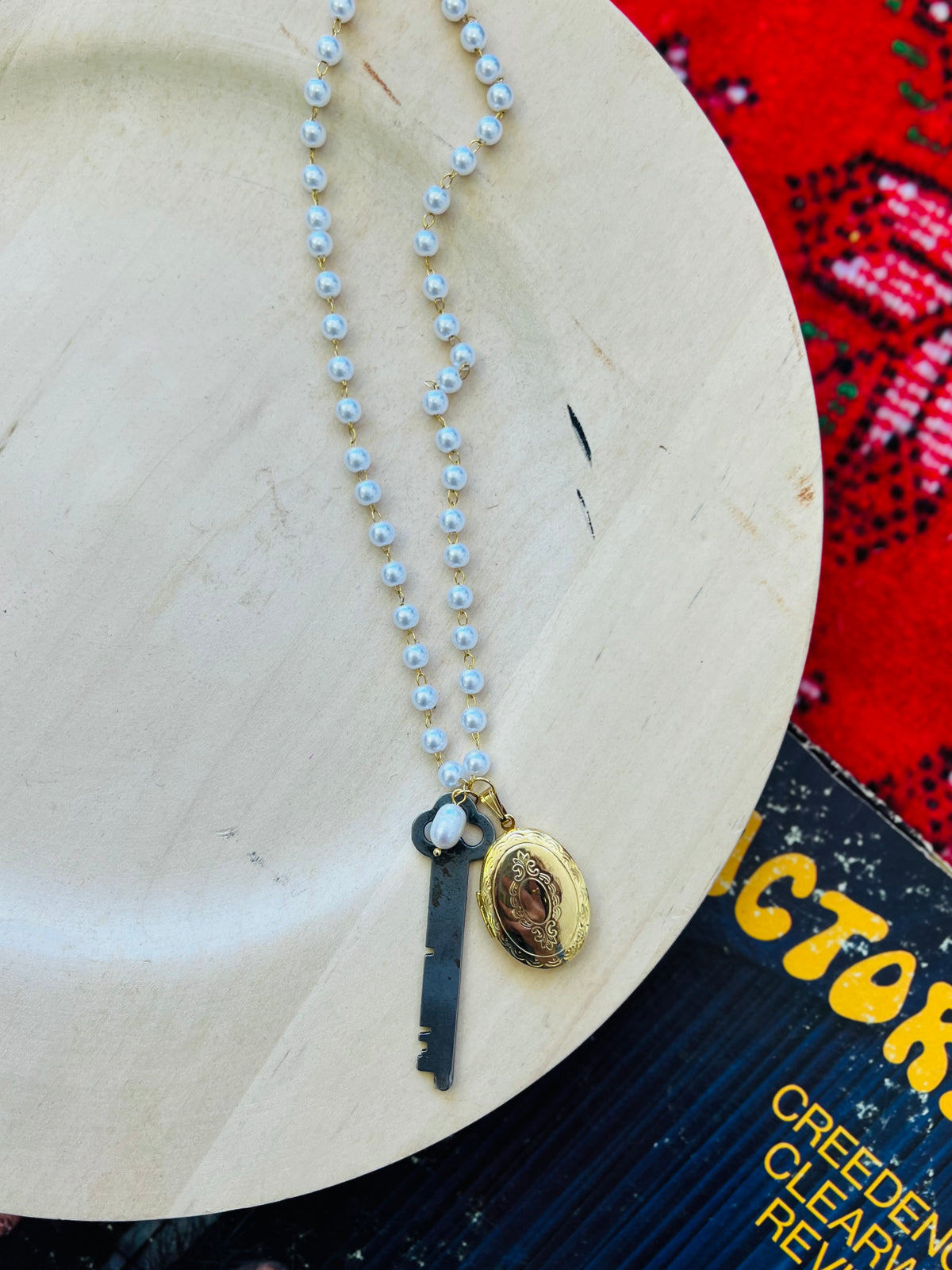 Oval Locket & Key Pearl Necklace